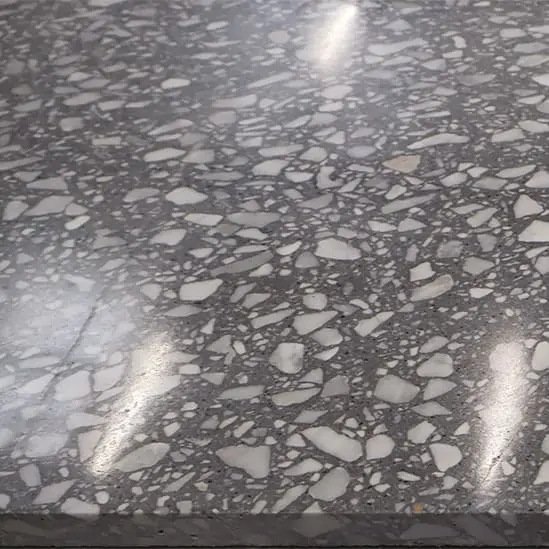 Terrazzo finition polie, brillante
